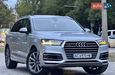 Позашляховик / Кросовер Audi Q7 2015 в 