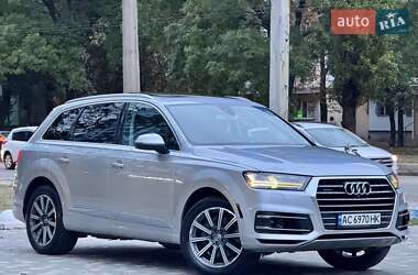 Позашляховик / Кросовер Audi Q7 2015 в 