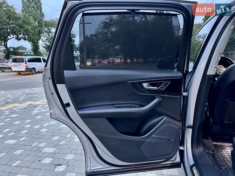 Внедорожник / Кроссовер Audi Q7 2015 в Одессе