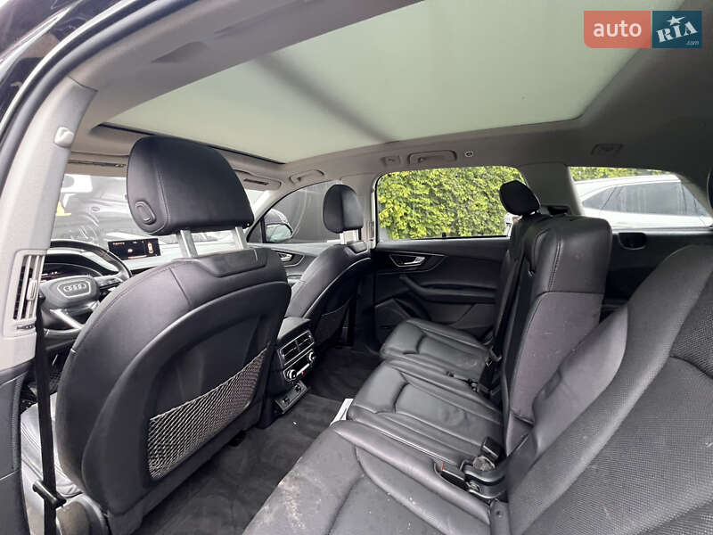 Позашляховик / Кросовер Audi Q7 2017 в Стрию