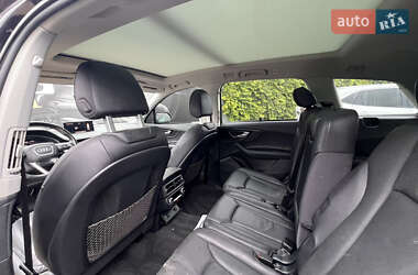 Внедорожник / Кроссовер Audi Q7 2017 в 