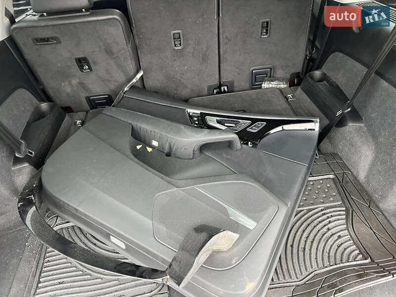 Позашляховик / Кросовер Audi Q7 2017 в Стрию