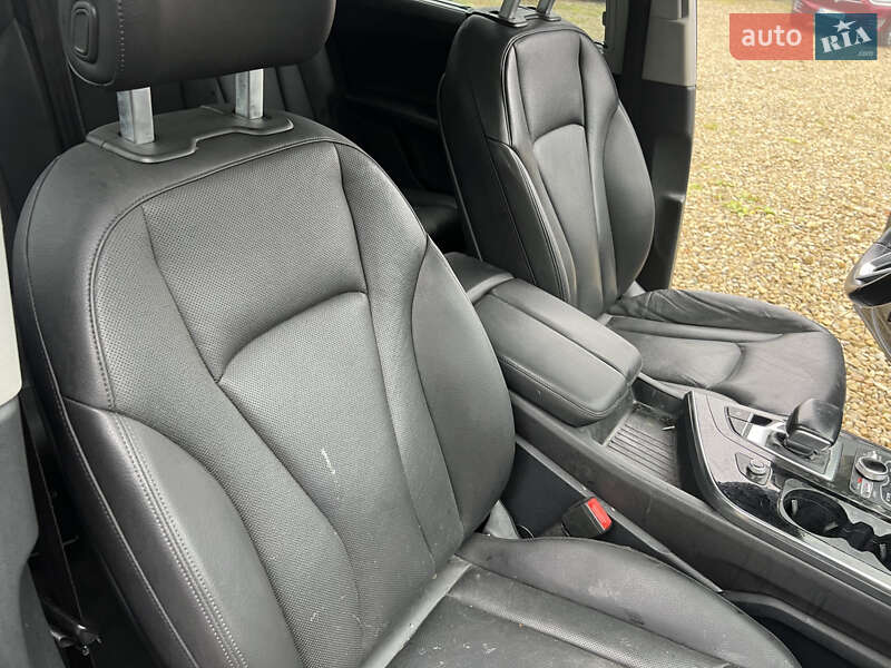 Позашляховик / Кросовер Audi Q7 2017 в Стрию