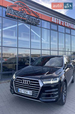 Позашляховик / Кросовер Audi Q7 2017 в 
