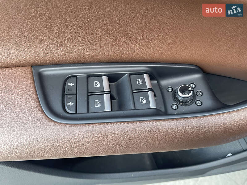 Внедорожник / Кроссовер Audi Q7 2017 в Ужгороде