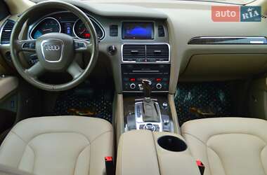 Внедорожник / Кроссовер Audi Q7 2010 в 