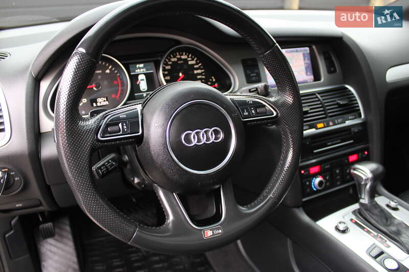 Позашляховик / Кросовер Audi Q7 2015 в Рівному