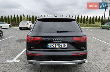 Позашляховик / Кросовер Audi Q7 2016 в 