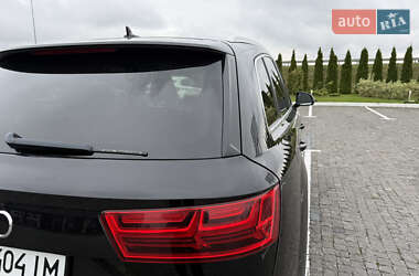 Позашляховик / Кросовер Audi Q7 2016 в 