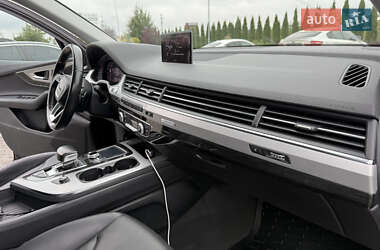 Позашляховик / Кросовер Audi Q7 2016 в 