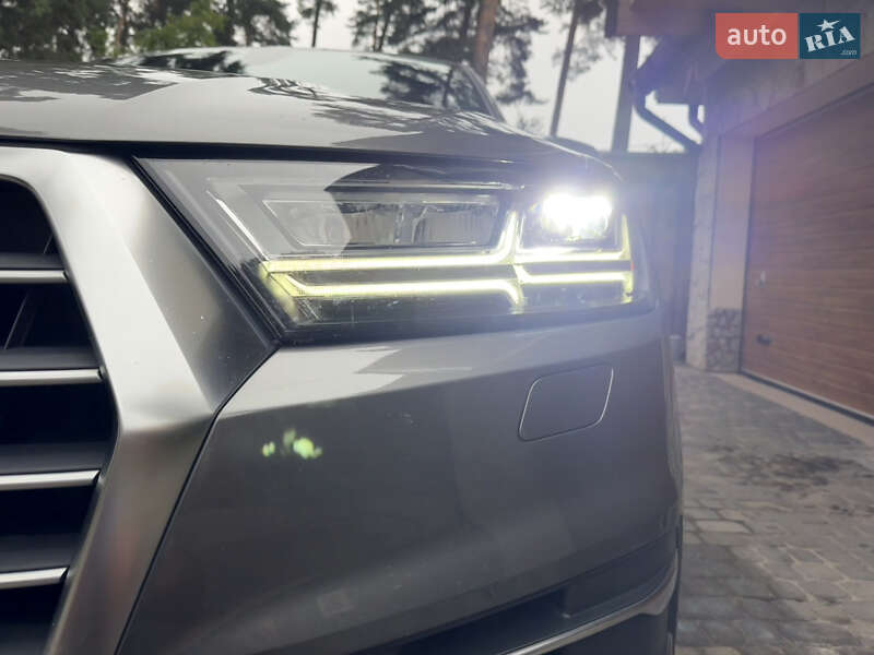 Позашляховик / Кросовер Audi Q7 2017 в Львові