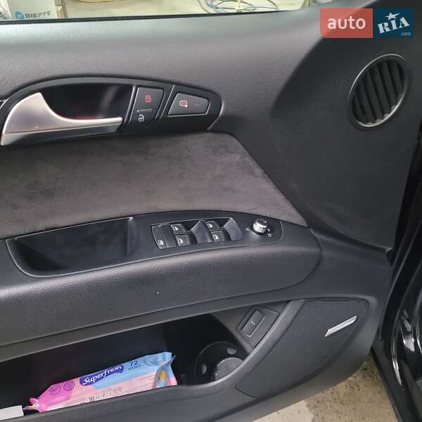 Внедорожник / Кроссовер Audi Q7 2010 в Изяславе