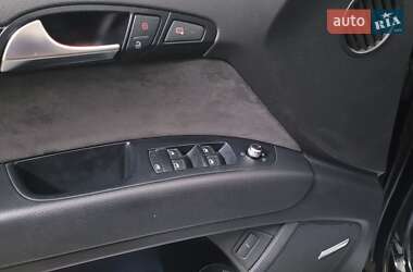 Позашляховик / Кросовер Audi Q7 2010 в 