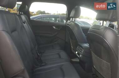 Позашляховик / Кросовер Audi Q7 2015 в 