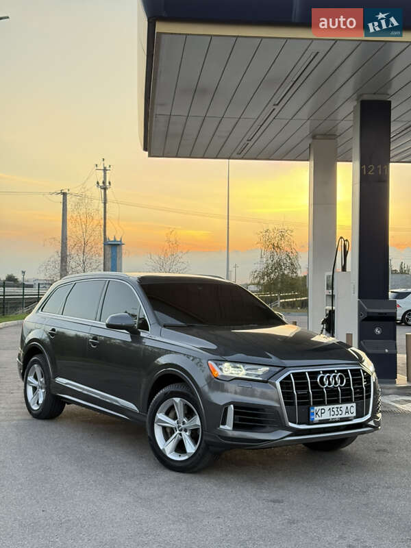 Внедорожник / Кроссовер Audi Q7 2020 в 