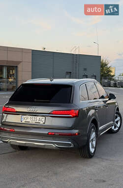 Внедорожник / Кроссовер Audi Q7 2020 в 