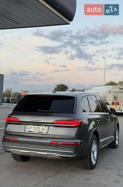 Внедорожник / Кроссовер Audi Q7 2020 в 