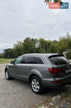 Внедорожник / Кроссовер Audi Q7 2011 в 