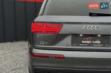 Внедорожник / Кроссовер Audi Q7 2018 в 