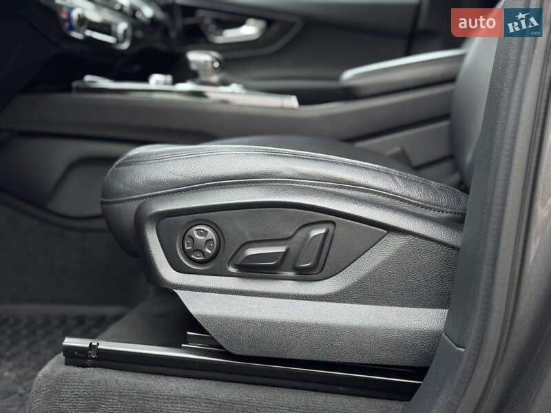 Позашляховик / Кросовер Audi Q7 2018 в Луцьку