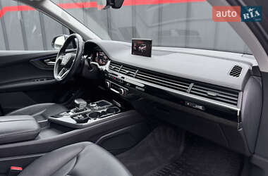 Внедорожник / Кроссовер Audi Q7 2018 в 