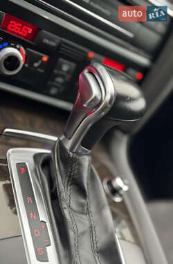 Позашляховик / Кросовер Audi Q7 2013 в 