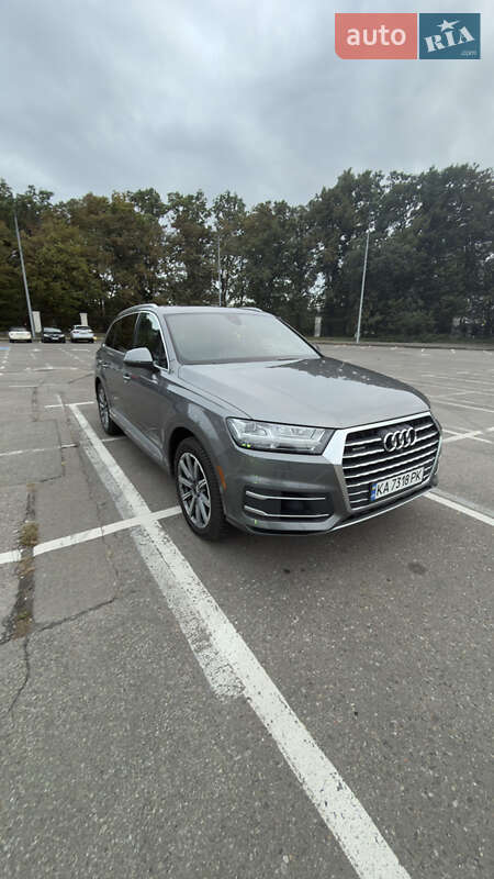 Позашляховик / Кросовер Audi Q7 2017 в Києві