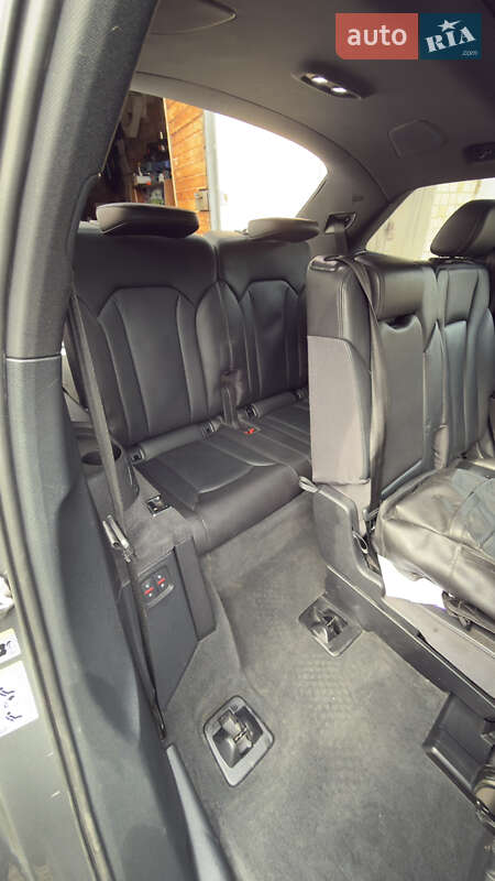 Позашляховик / Кросовер Audi Q7 2017 в Києві
