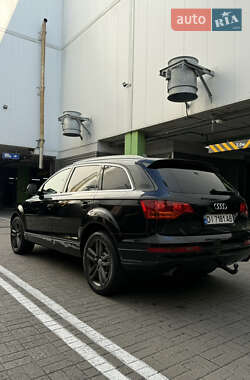 Позашляховик / Кросовер Audi Q7 2006 в 