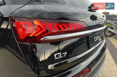 Позашляховик / Кросовер Audi Q7 2022 в 