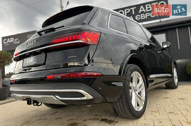 Позашляховик / Кросовер Audi Q7 2022 в 