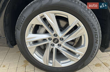 Позашляховик / Кросовер Audi Q7 2022 в 