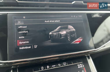 Позашляховик / Кросовер Audi Q7 2022 в 
