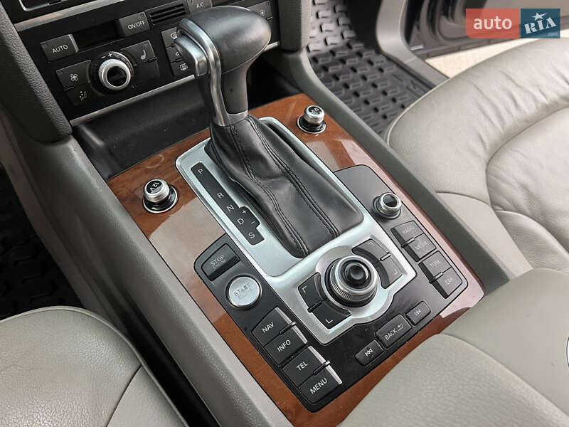Позашляховик / Кросовер Audi Q7 2013 в Луцьку