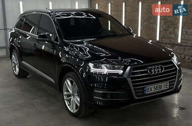 Позашляховик / Кросовер Audi Q7 2016 в 