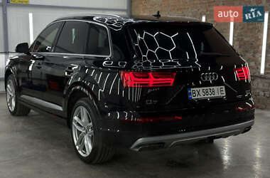 Позашляховик / Кросовер Audi Q7 2016 в 