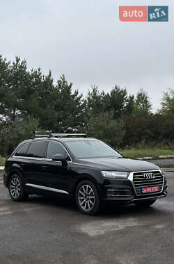 Внедорожник / Кроссовер Audi Q7 2017 в 
