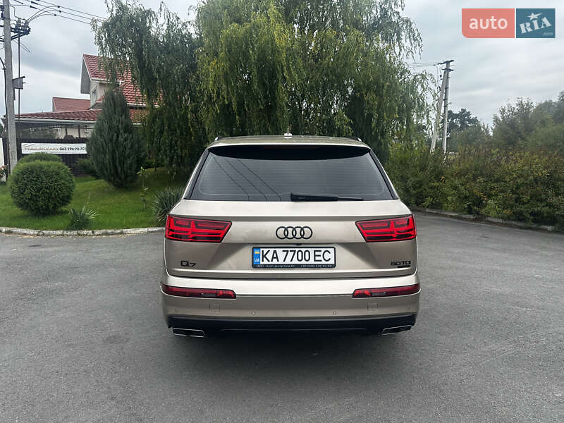 Внедорожник / Кроссовер Audi Q7 2018 в Киеве