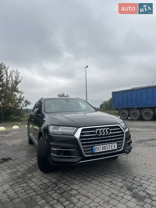 Внедорожник / Кроссовер Audi Q7 2017 в Радивилове