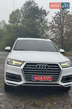 Позашляховик / Кросовер Audi Q7 2018 в 