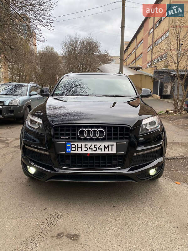 Внедорожник / Кроссовер Audi Q7 2013 в Одессе
