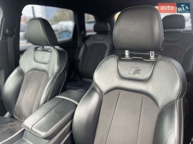 Внедорожник / Кроссовер Audi Q7 2015 в Киеве
