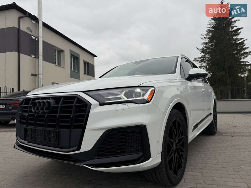 Позашляховик / Кросовер Audi Q7 2020 в Новояворівську