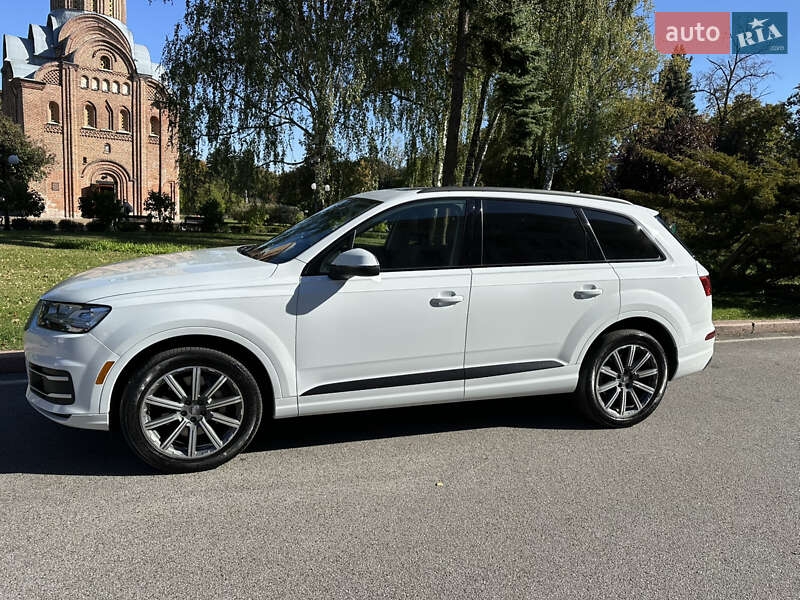 Позашляховик / Кросовер Audi Q7 2019 в Чернігові
