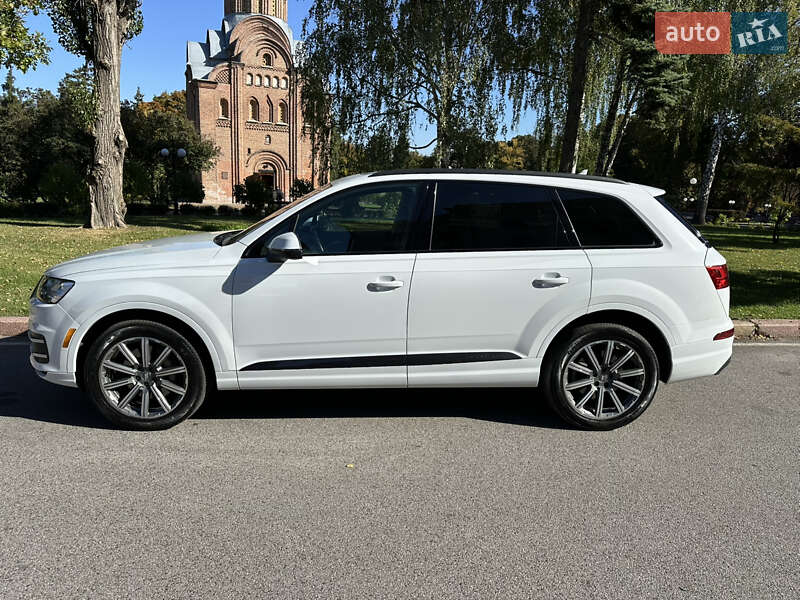 Позашляховик / Кросовер Audi Q7 2019 в Чернігові