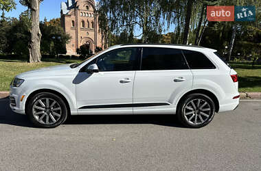 Позашляховик / Кросовер Audi Q7 2019 в 