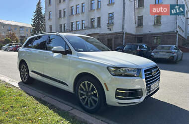 Позашляховик / Кросовер Audi Q7 2019 в 