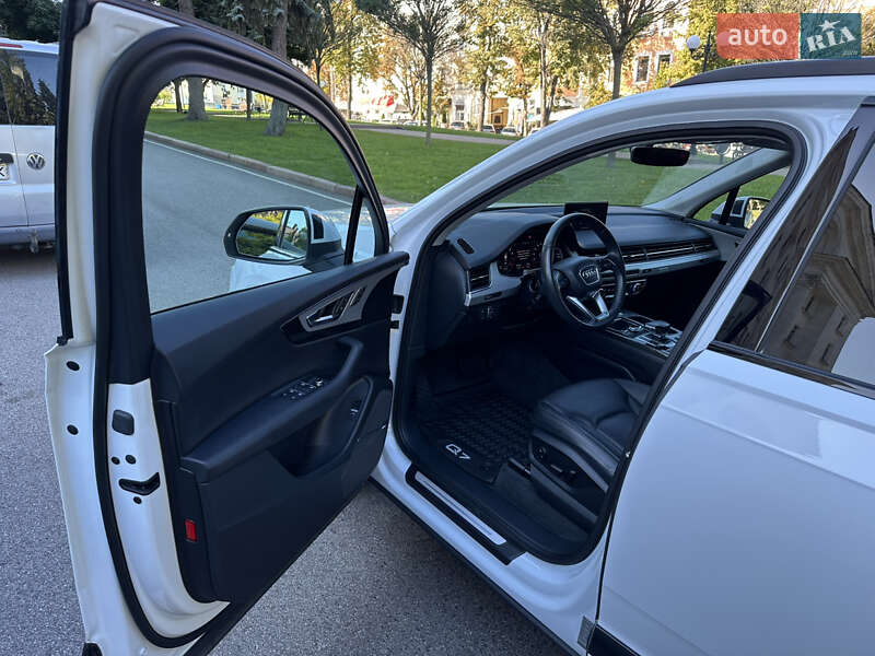 Позашляховик / Кросовер Audi Q7 2019 в Чернігові