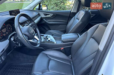 Позашляховик / Кросовер Audi Q7 2019 в 