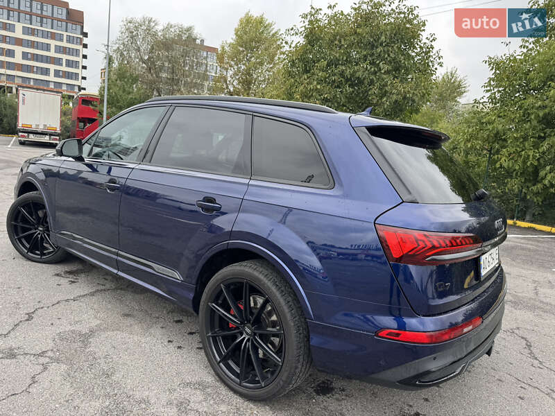 Позашляховик / Кросовер Audi Q7 2019 в Ужгороді